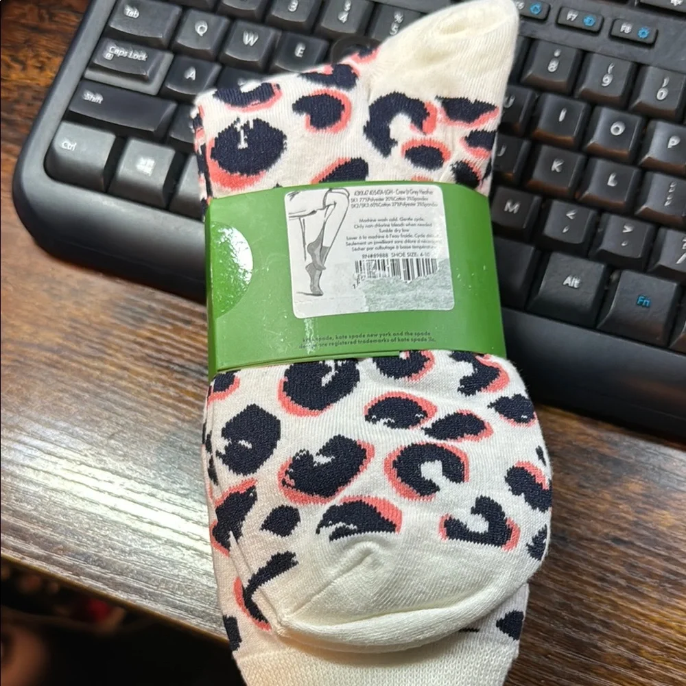 kate spade Women’s NWT Gray Crew Socks (3 pair) - Picture 3 of 3